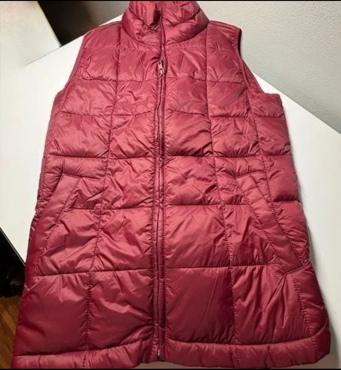 Gap ladies puffer vest primaloft fill, water resistant