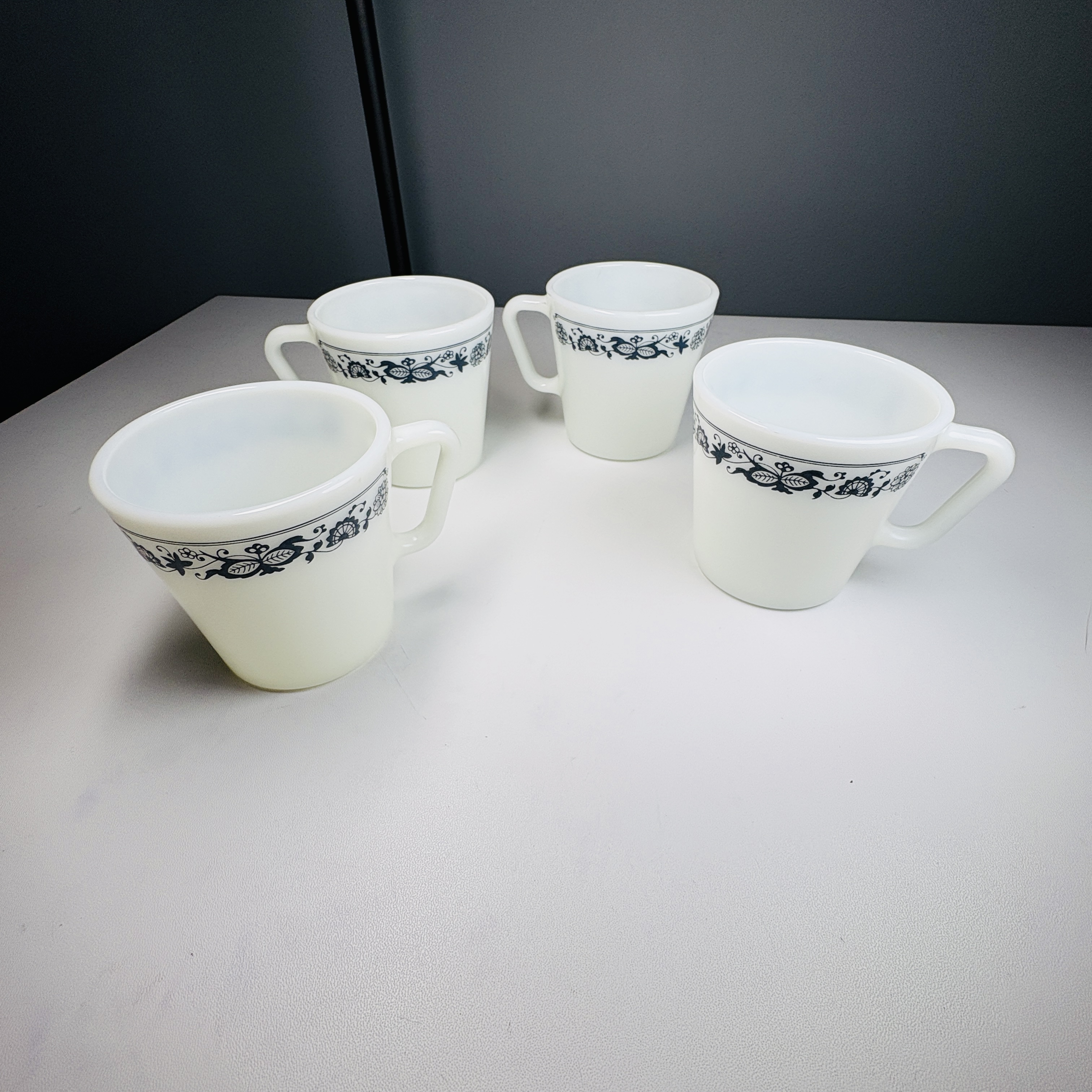 PYREX Coffee Mugs Set Of 4 Old Town Onion Blue Vintage D Handle