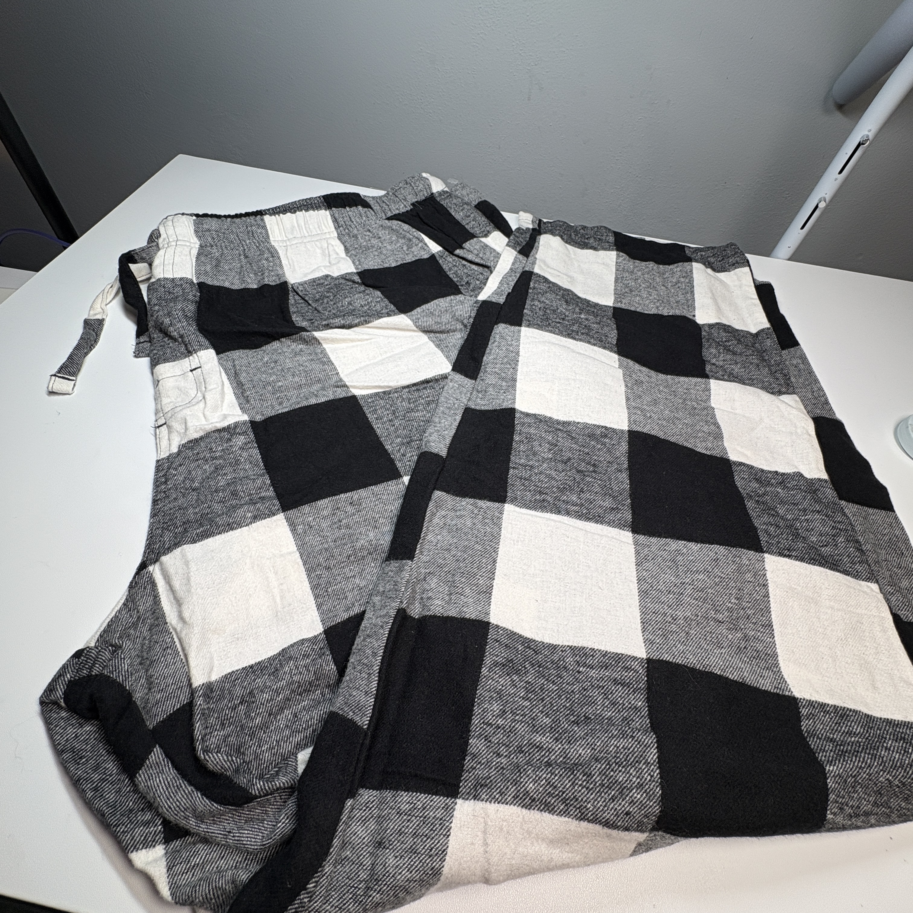 Old Navy Mens Lounge Pants  XXXL Black White Plaid Flannel Pockets Relaxed