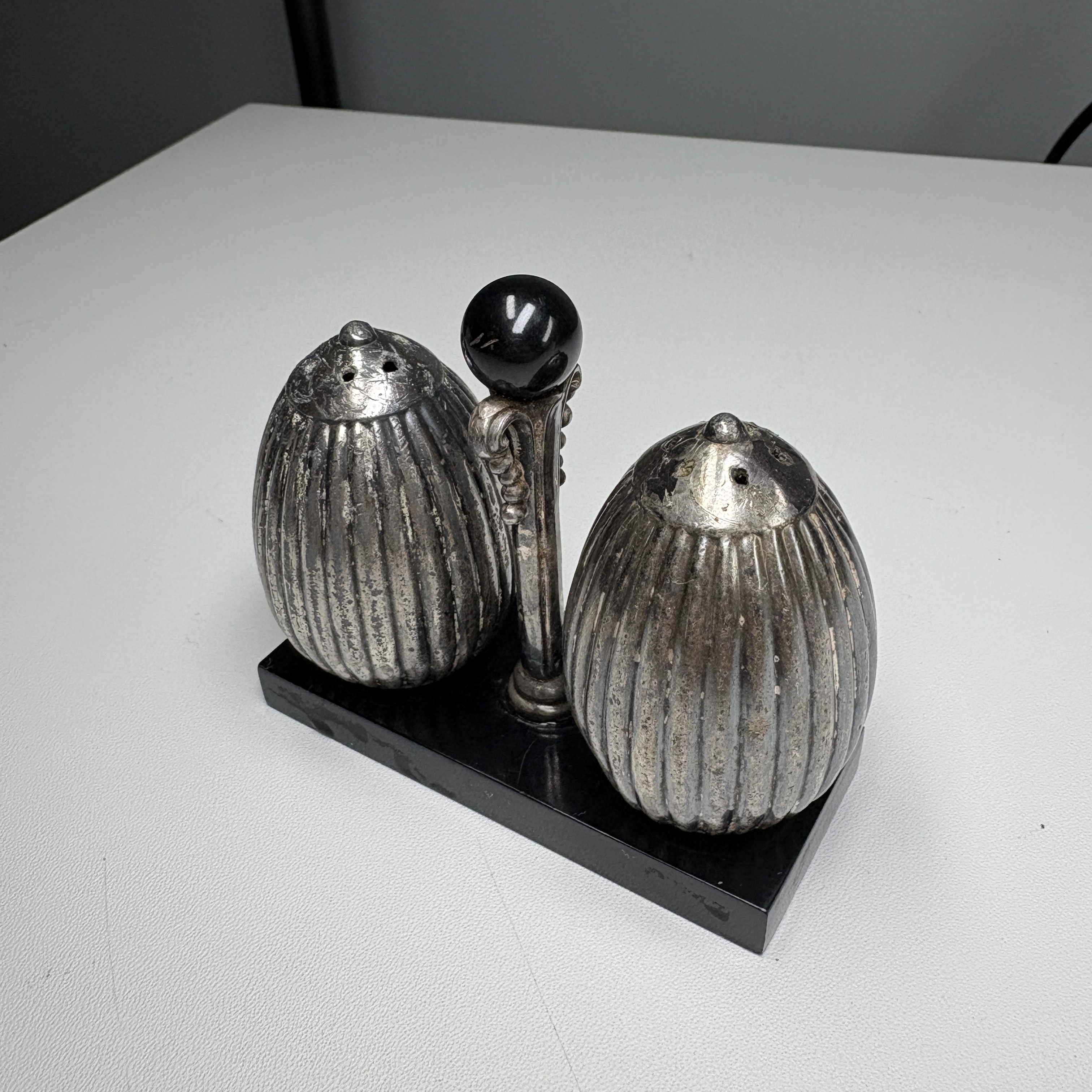 Vintage WB Mfg Co Art Deco Salt Pepper Shaker Set Silver Bakelite Base