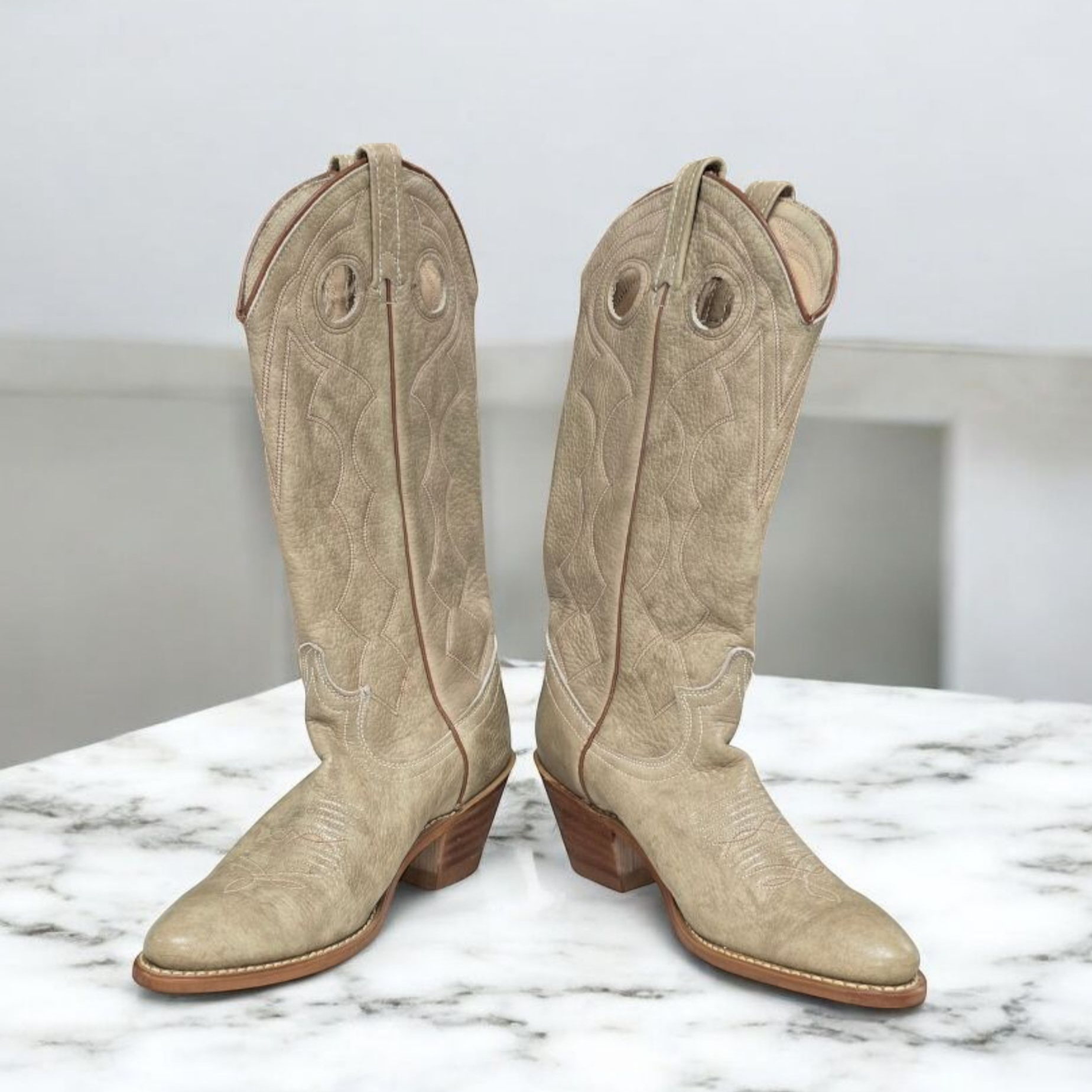 Vintage Acme Cowgirl Boots – Beige Leather, Women’s Size 6