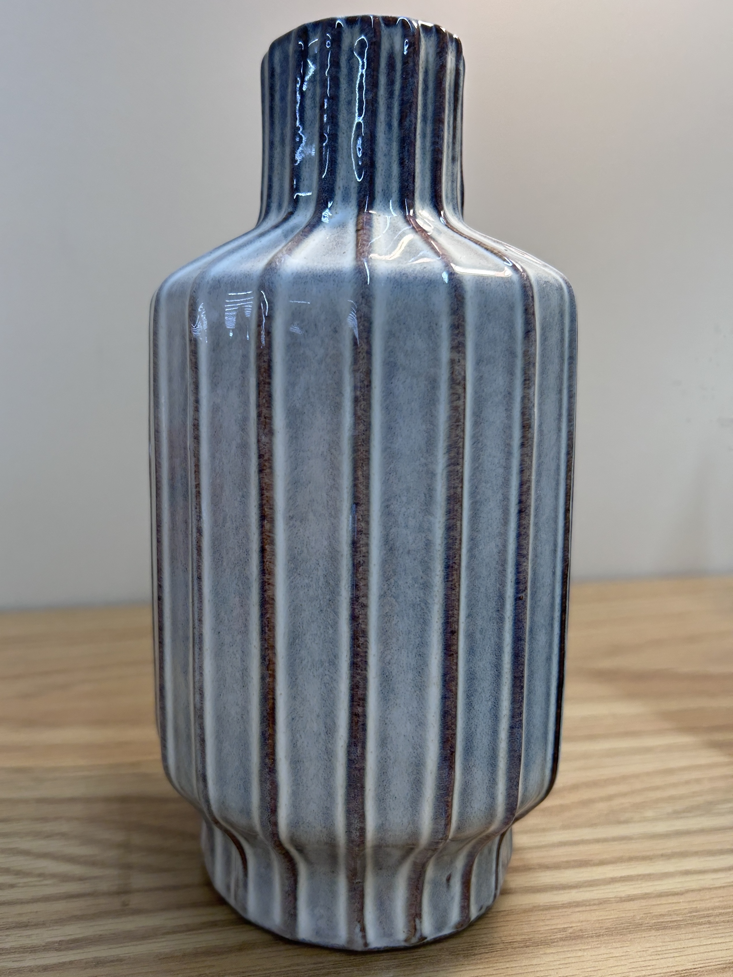 Blue & Brown Vertical Ribbed Ceramic Vase – Modern Accent