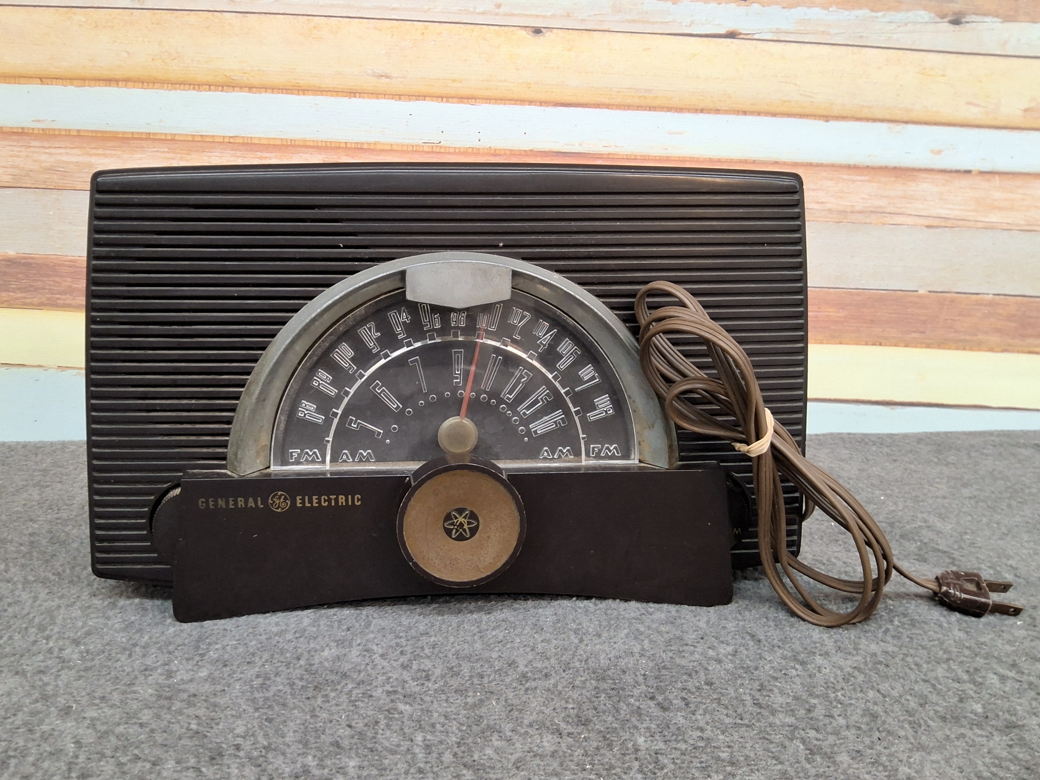 Vintage General Electric Tube Radio AM/FM Model 408 Bakelite 1950'S